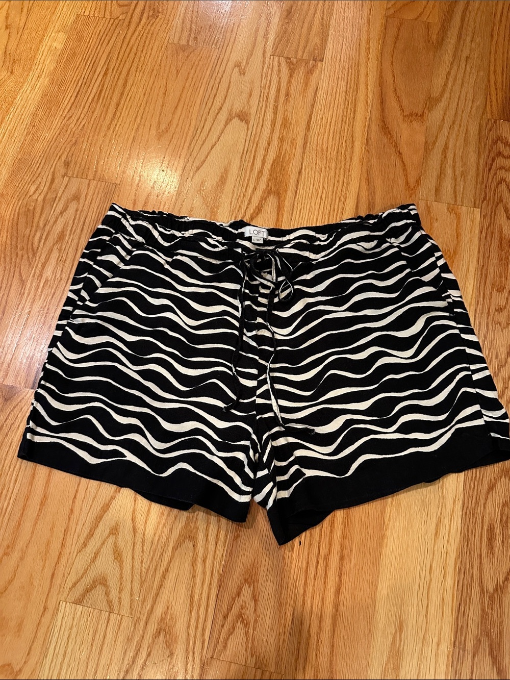 Loft Linen Shorts Zebra Print Black white Large